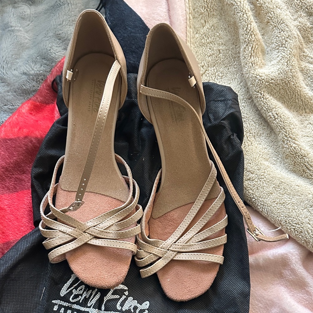 Women’s Strappy T‑Bar Heels in Beige